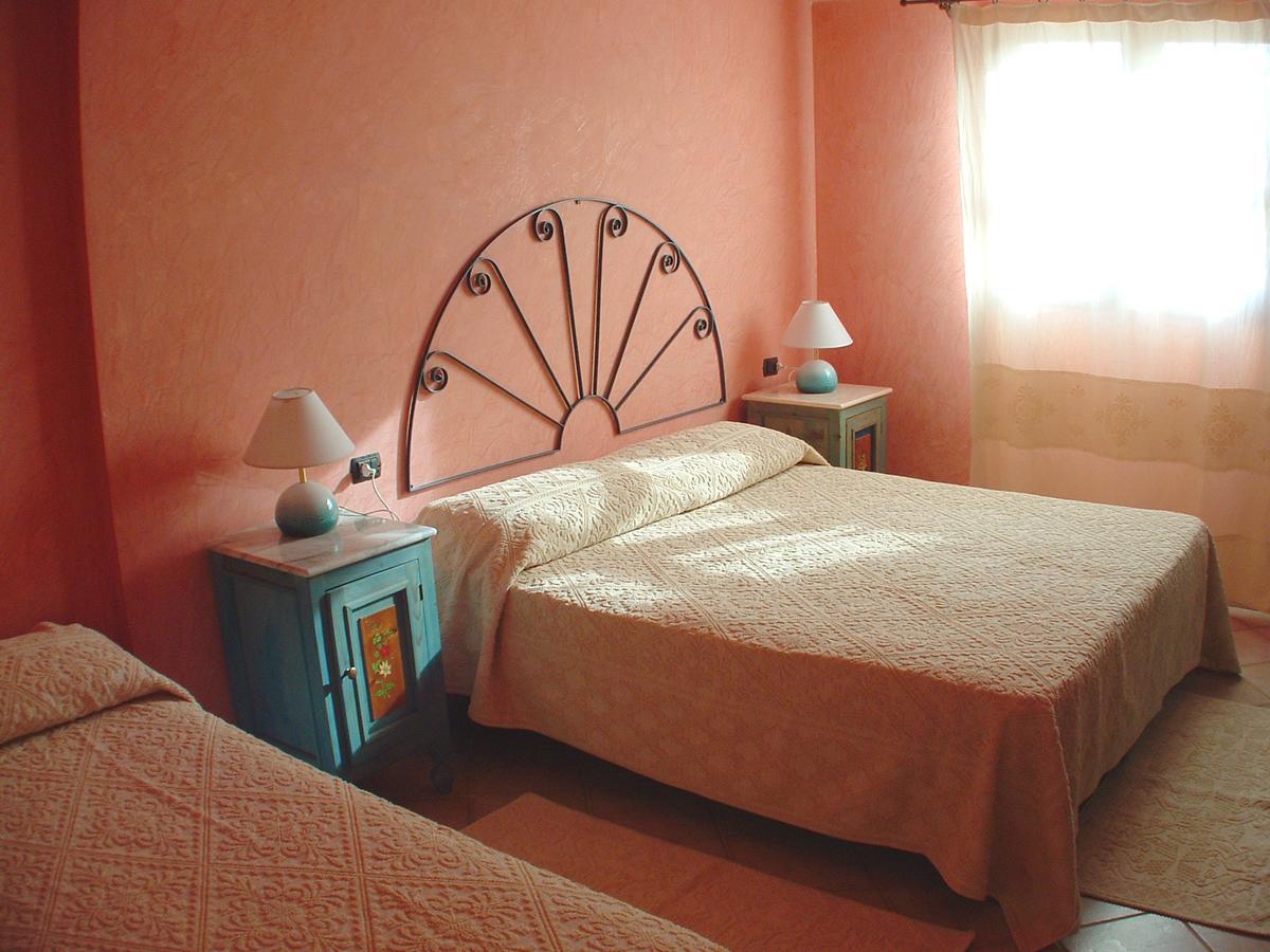 Principessa De Navarra Santa Maria Navarrese Extérieur photo